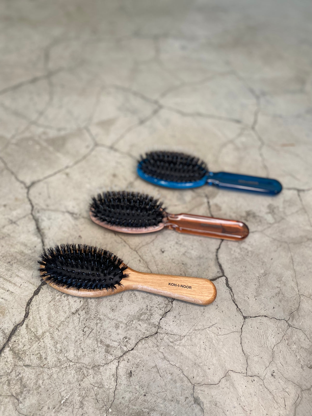 Mini Pneumatic Mixed Bristle Hairbrush